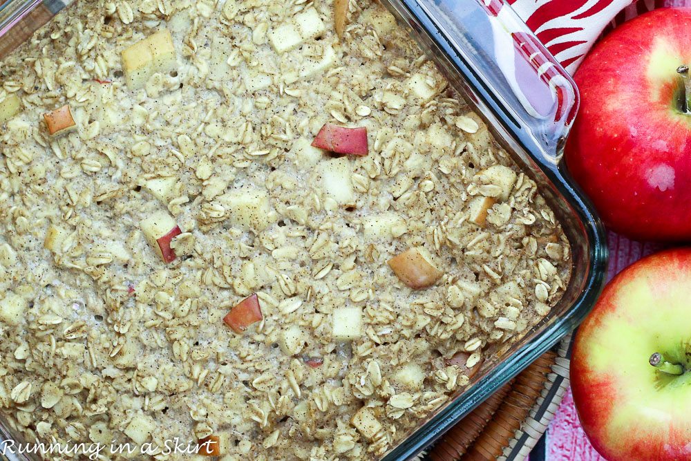 apple cinnamon baked oatmeal recipe / Running in a Skirt