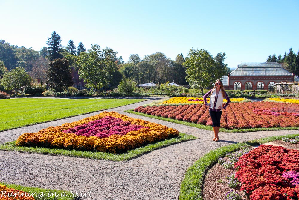 Perfect fall look---> jeans, riding boots, plaid shirt and puffer vest! Pictures at the Biltmore Estate! / Running in a Skirt