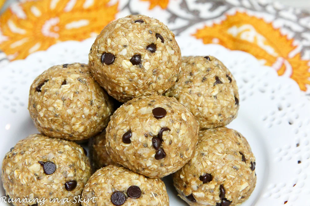 Healthy Clean Eating No Bake Banana Bread Bites recipe / Running in a Skirt