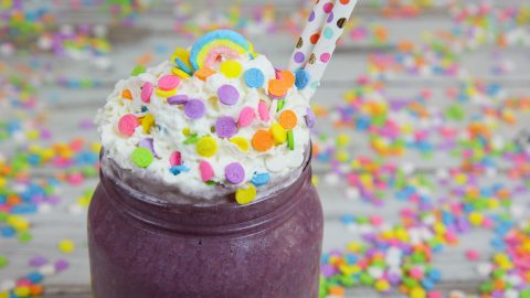 Healthy Unicorn Smoothie recipe -- fun Unicorn Drink! / Running in a Skirt