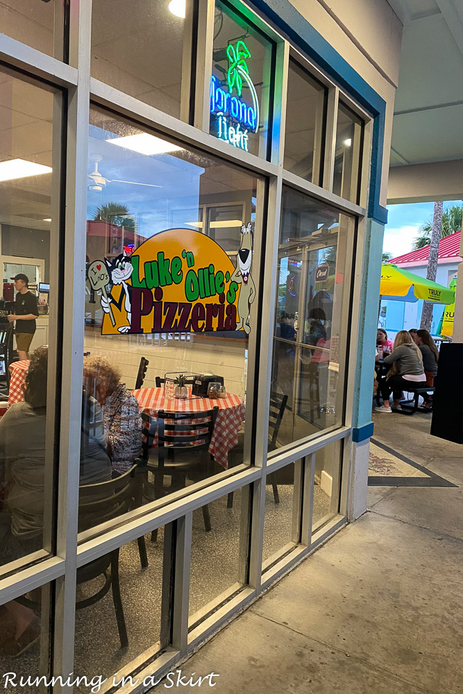 Luke 'n Ollie's pizza